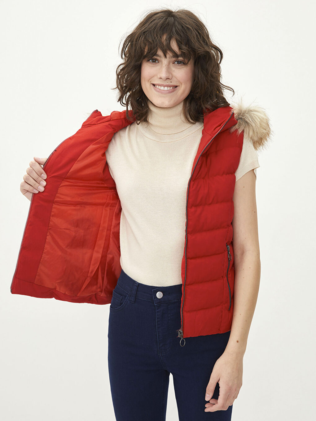 Kırmızı Kadın Kapüşonlu Düz Şişme Yelek-3