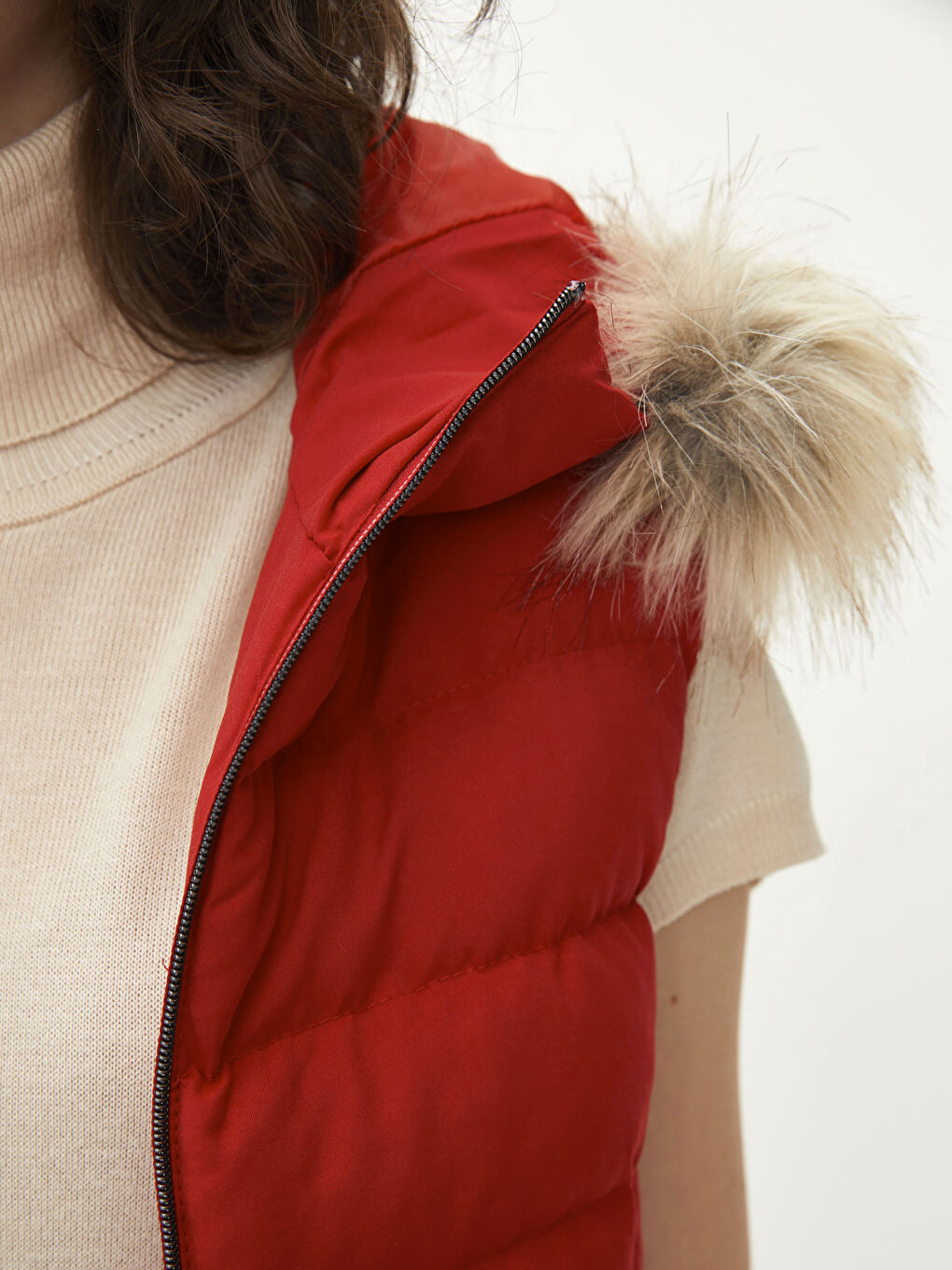 Kırmızı Kadın Kapüşonlu Düz Şişme Yelek-4