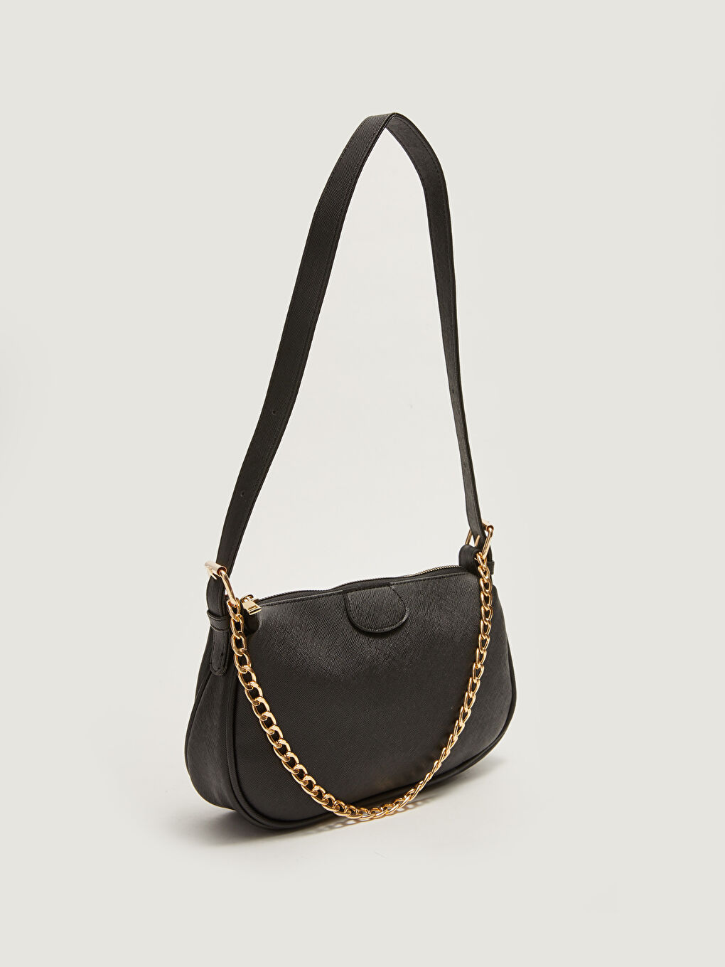 Siyah Zincir Detaylı Deri Görünümlü Kadın Baget Çanta-1