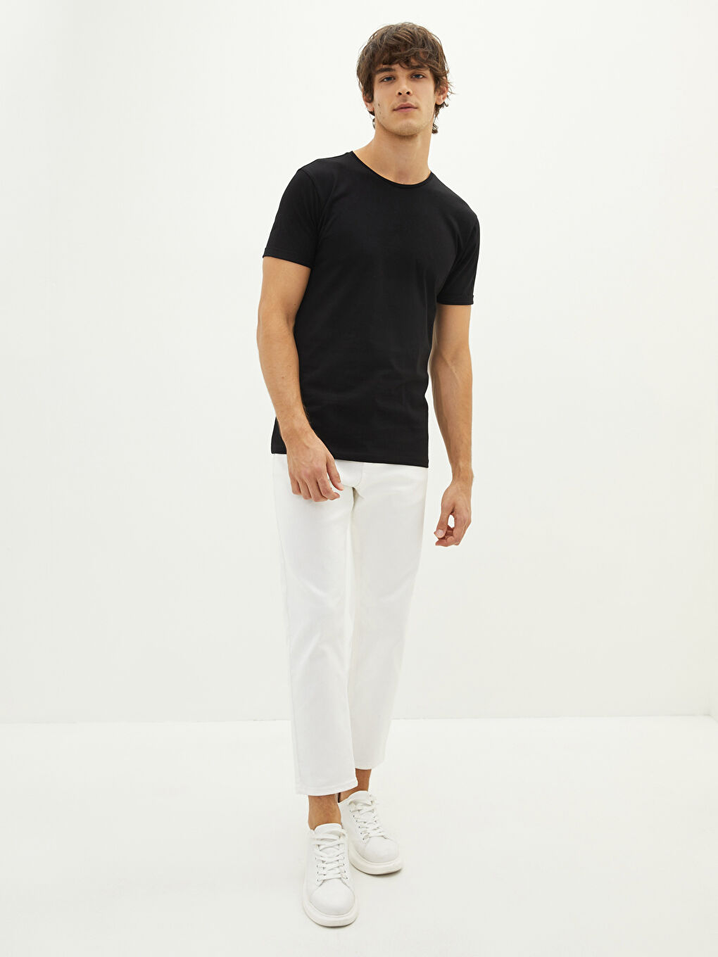 تيشيرت للرجال أساسي بأكمام قصيرة ورقبة دائرية من القطن الممشط-3