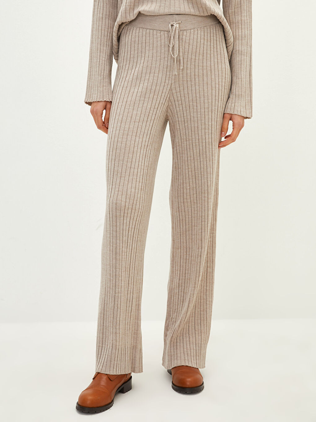 Bej Yüksek Bel Standart Fit İspanyol Paça Kadın Triko Pantolon-2