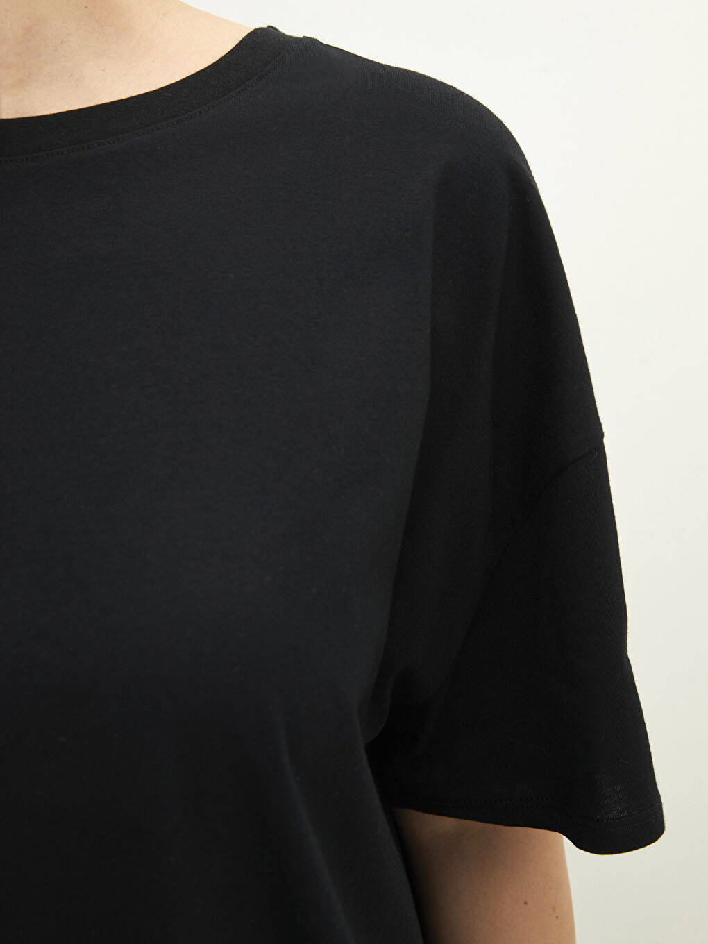 Siyah Büyük Beden Bisiklet Yaka Düz Kısa Kollu Pamuklu Kadın Tişört-6