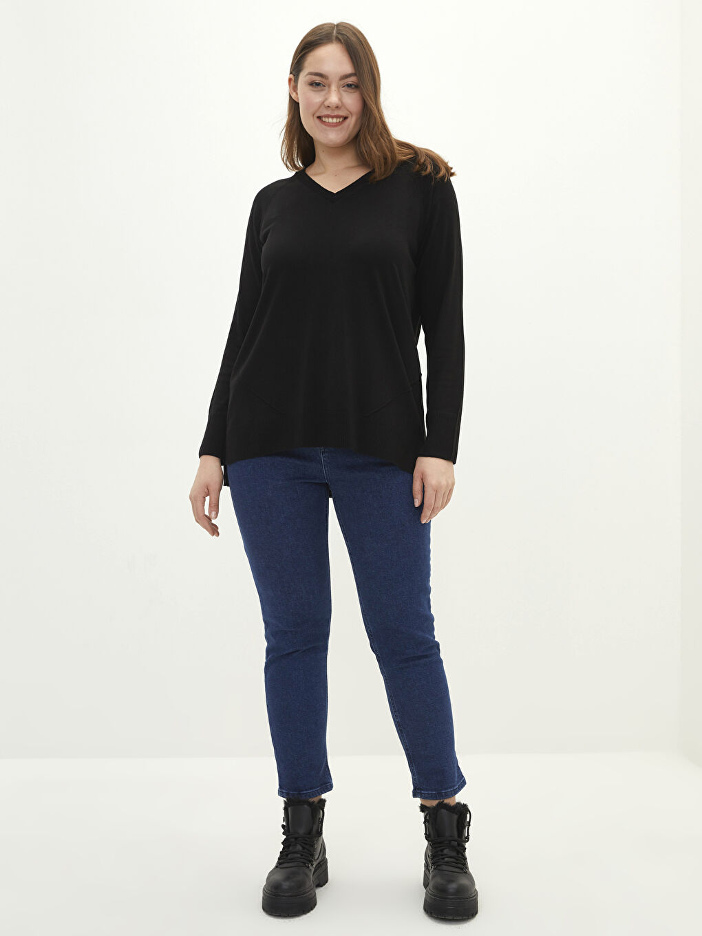 Siyah Büyük Beden V Yaka Düz Uzun Kollu Kadın Triko Kazak-2