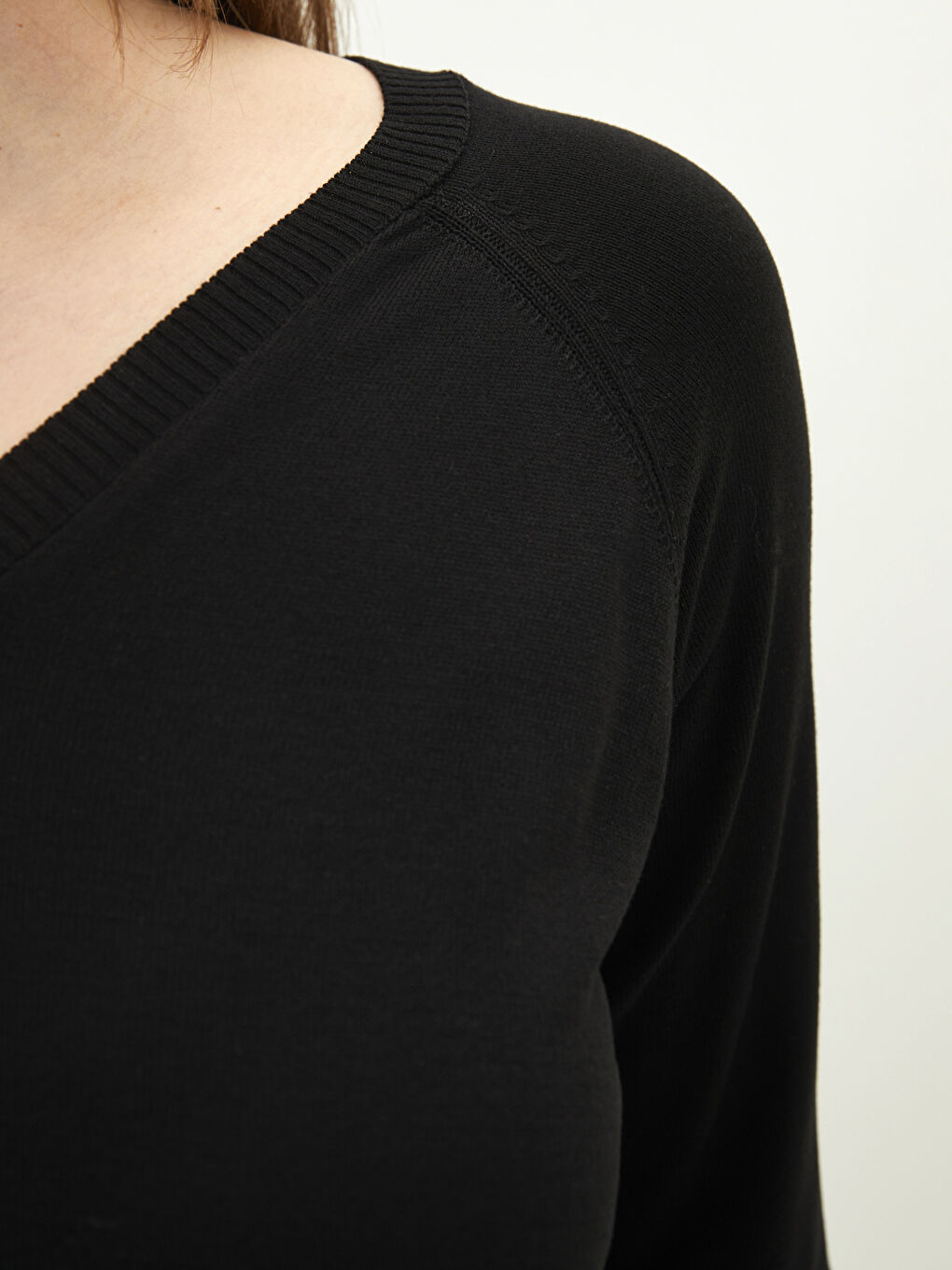 Siyah Büyük Beden V Yaka Düz Uzun Kollu Kadın Triko Kazak-3