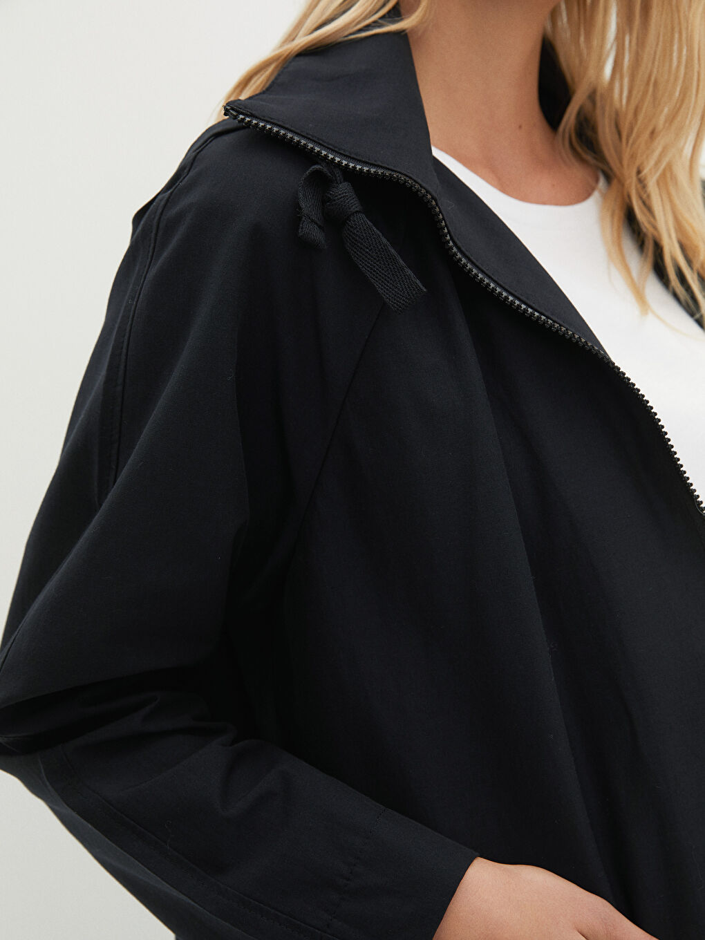 LCWAIKIKI Classic Hooded Flat Long Sleeve Pocket Detailing Women's Coat -W1IQ07Z8-CVL
