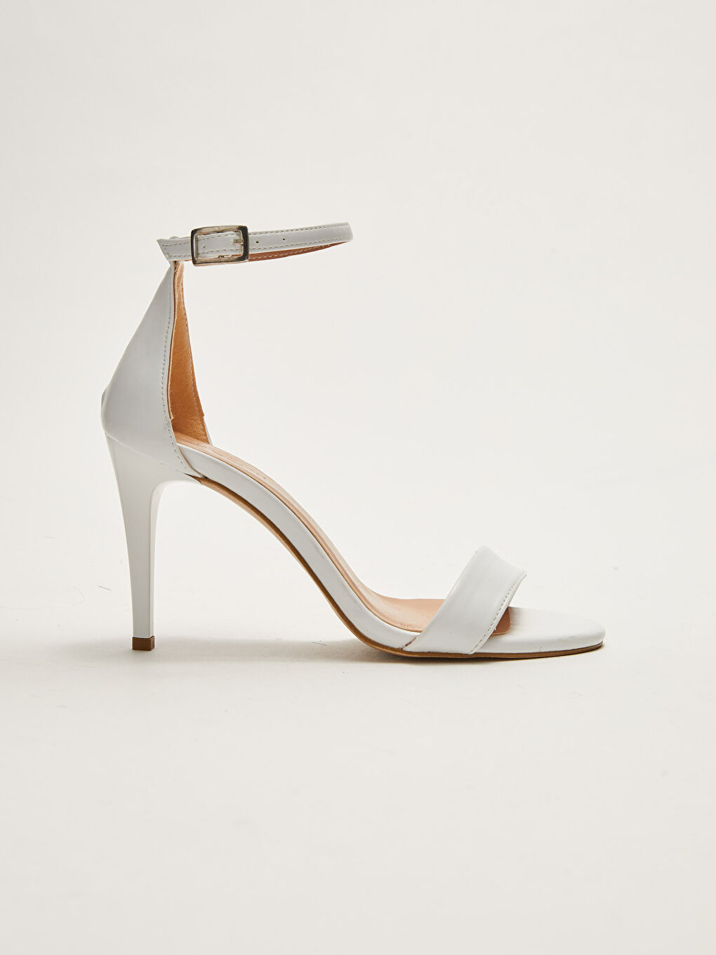 Beyaz Deri Görünümlü Toka Detaylı Kadın Topuklu Ayakkabı-1