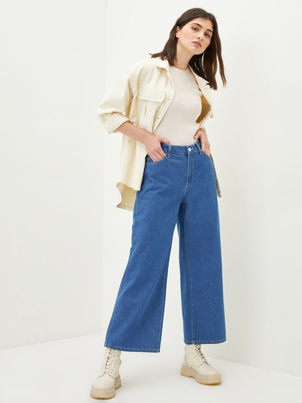 İndigo Kadın Standart Fit Cep Detaylı Düz Jean Pantolon-1