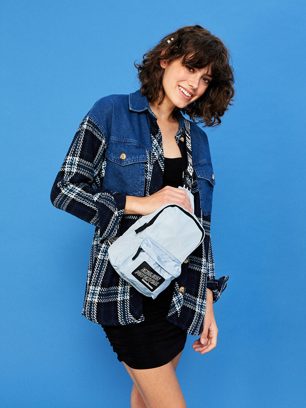 Mavi Slogan Baskılı Paraşüt Kumaş Kadın Sırt ve Vücut Çantası