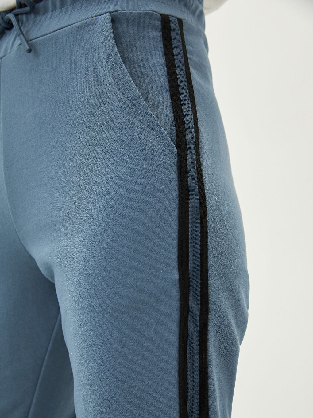 İndigo Beli Lastikli Düz Şerit Detaylı Kadın Eşofman Altı-3