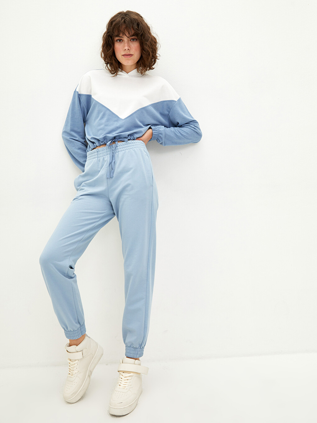 Elastic Waist Regular Pocket Detailed Women's Jogger Sweatpants-1