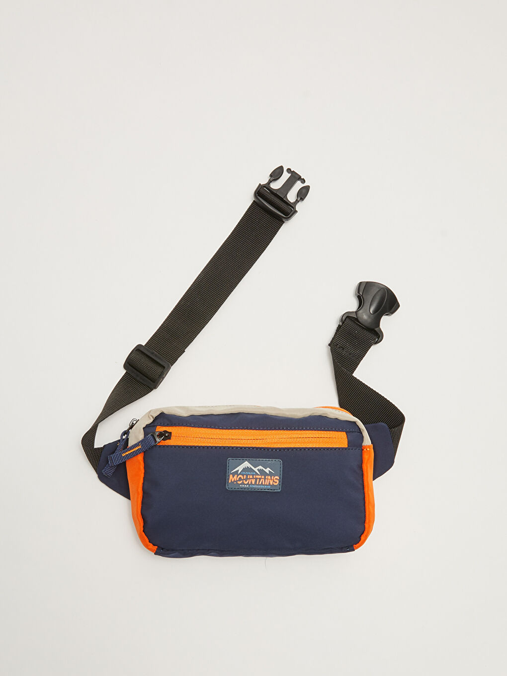 حقيبة خصر بطباعة العلامة التجارية وبلوك الألوان للأولاد