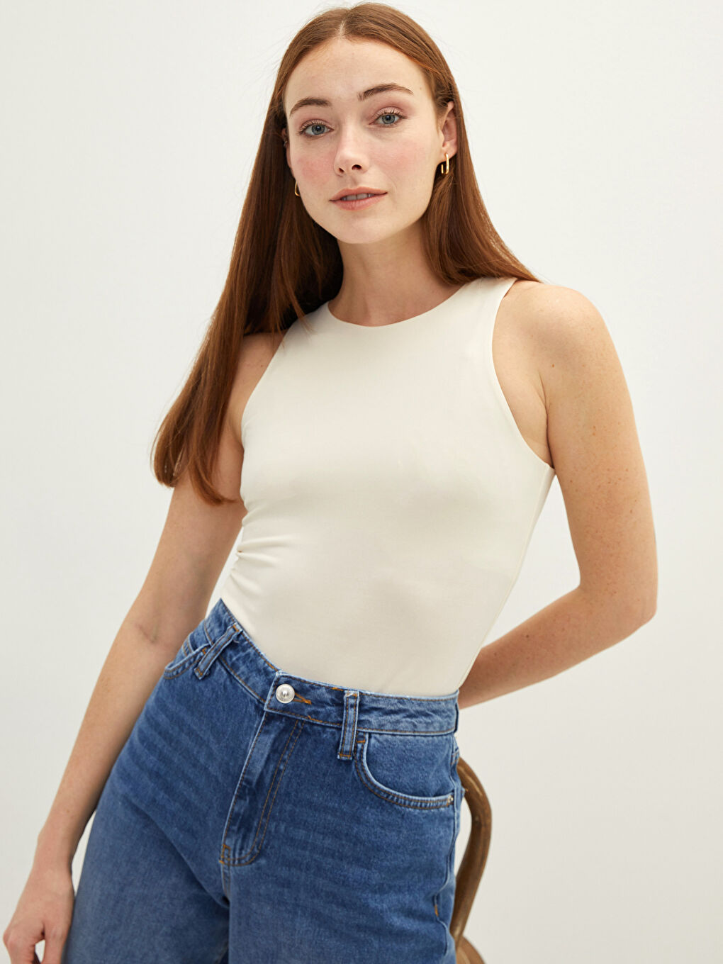 Bej Bisiklet Yaka Düz Kolsuz Çıt Çıtlı Kadın Bodysuit-1