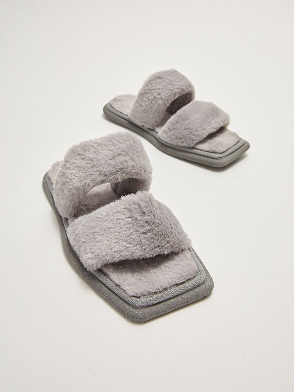 Gri Çift Bantlı Pelüş Kadın Ev Terliği-2