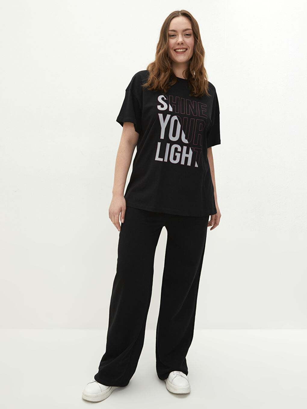 Siyah Büyük Beden Bisiklet Yaka Yazı Baskılı Kısa Kollu Pamuklu Kadın Tişört-2