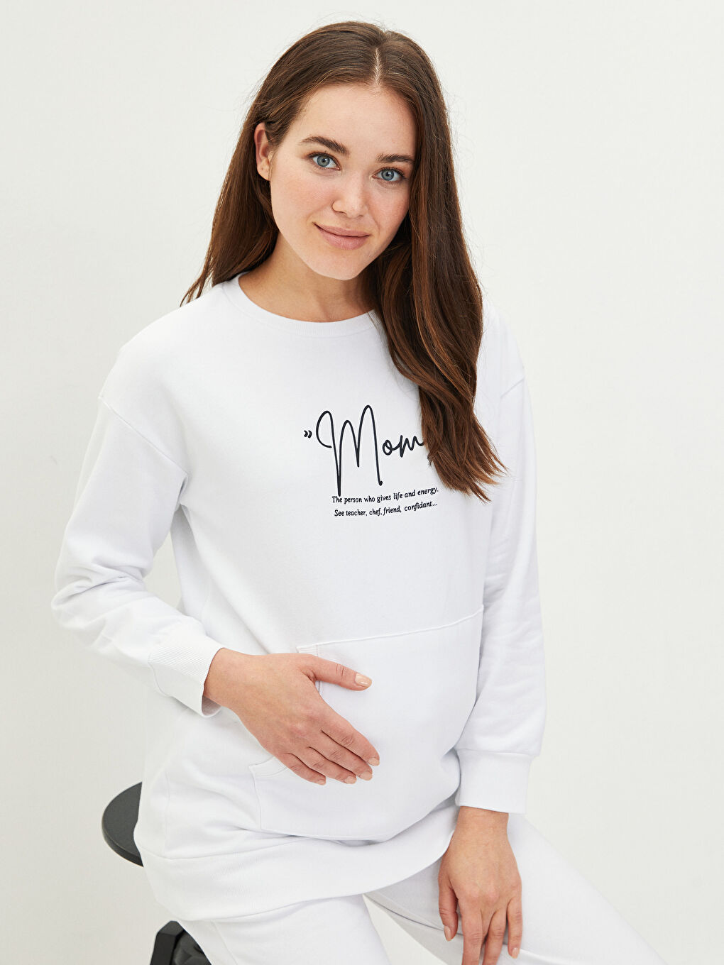 LCWAIKIKI Maternity Beyaz Bisiklet Yaka Slogan Baskılı Uzun Kollu Hamile Sweatshirt