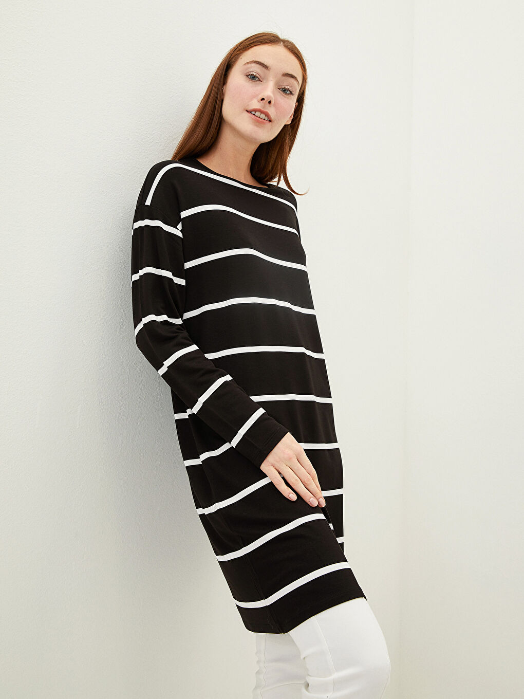 Siyah Bisiklet Yaka Çizgili Uzun Kollu Kadın Sweatshirt Tunik-1