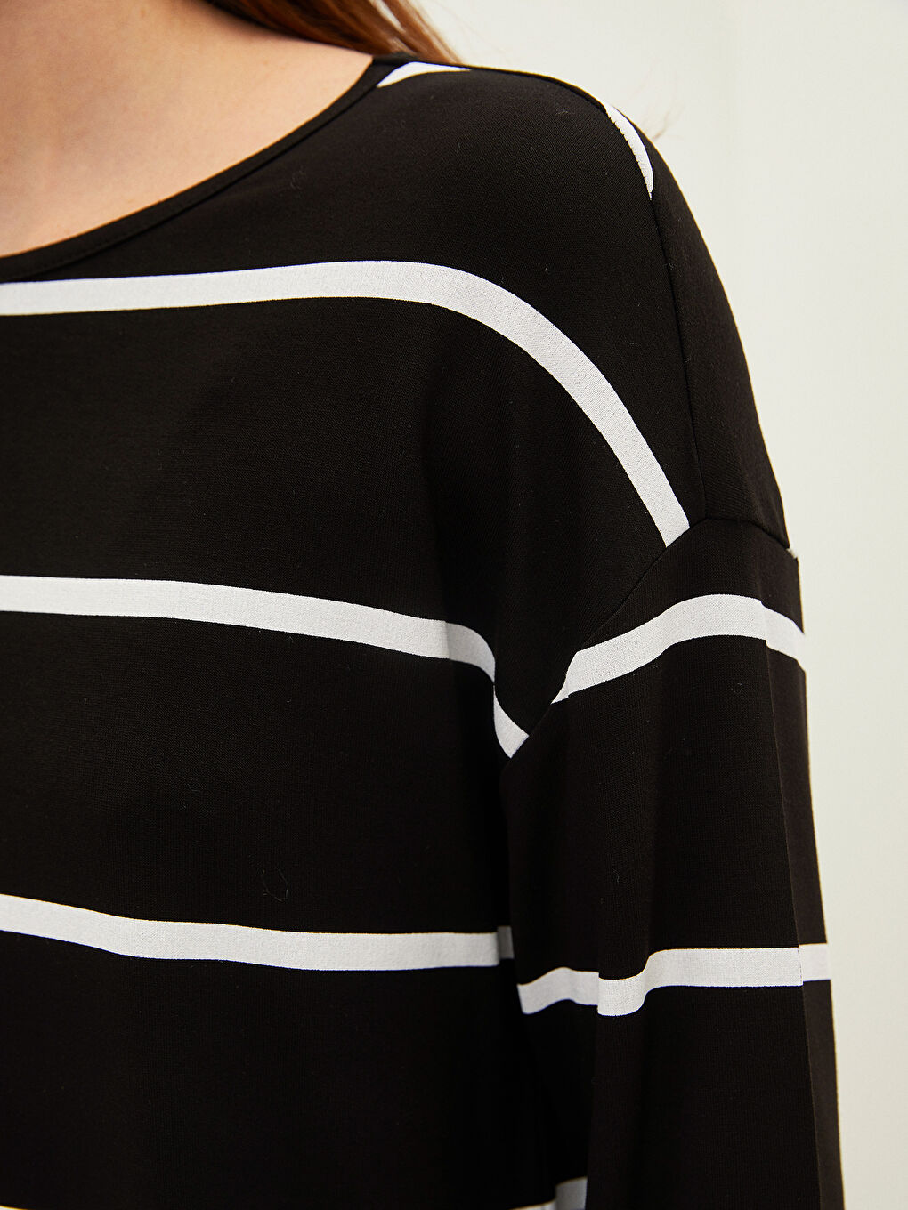 Siyah Bisiklet Yaka Çizgili Uzun Kollu Kadın Sweatshirt Tunik-3