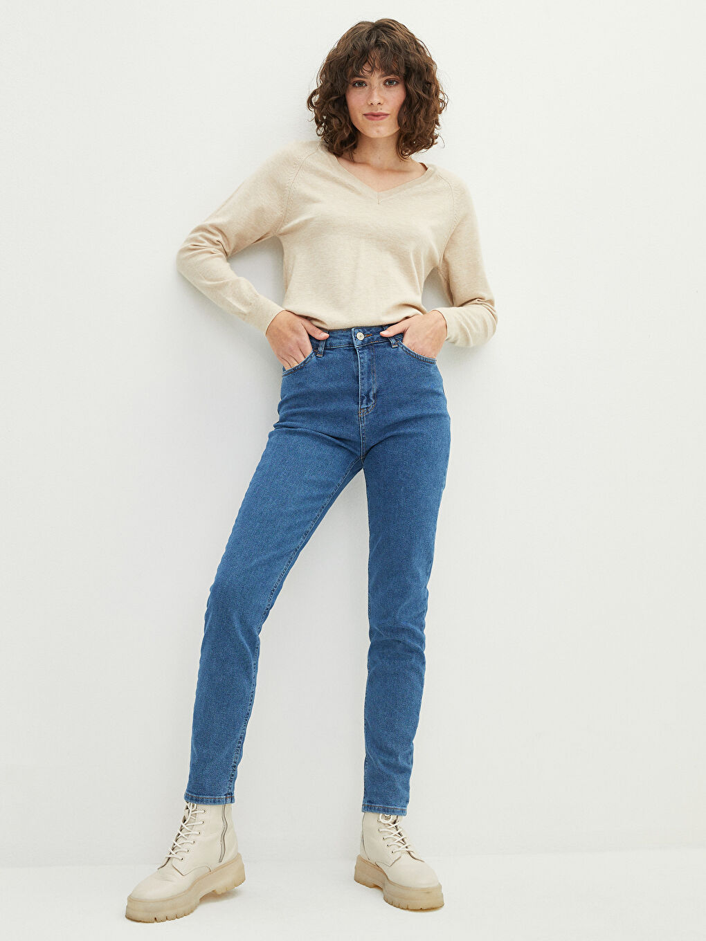 High Waist Slim Fit Rodeo Jean Trousers For Women With Pocket Detail-1