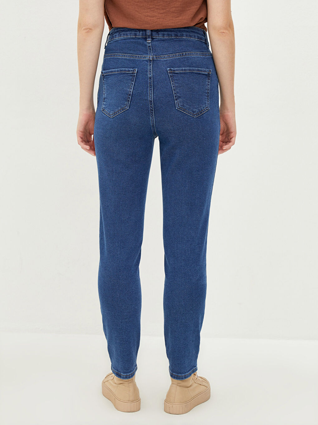 بنطلون جينز وسط عالي رفيع بجيوب للسيدات روديو-4