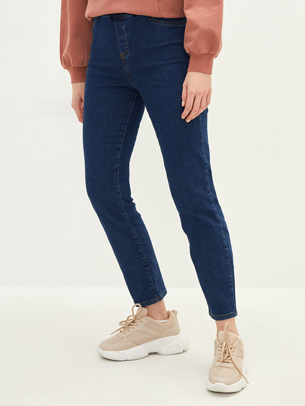 LCW Modest Jeans für Damen mit elastischem Bund, schmaler Quecksilber-Passform, geradem Bein, Taschen und Rodeo-Details -W1IT83Z8-H45