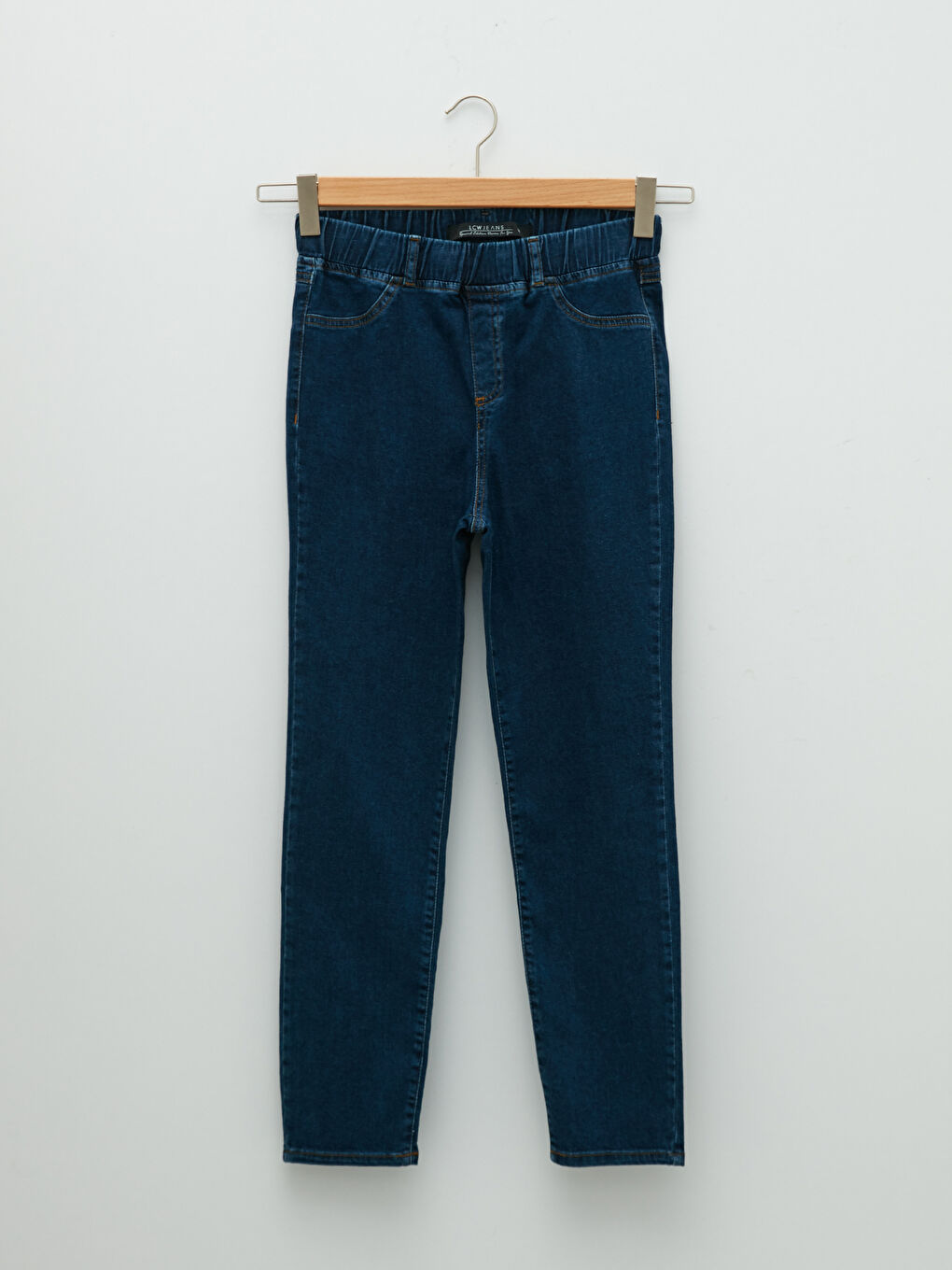 LCW Modest Jeans für Damen mit elastischem Bund, schmaler Quecksilber-Passform, geradem Bein, Taschen und Rodeo-Details -W1IT83Z8-H45