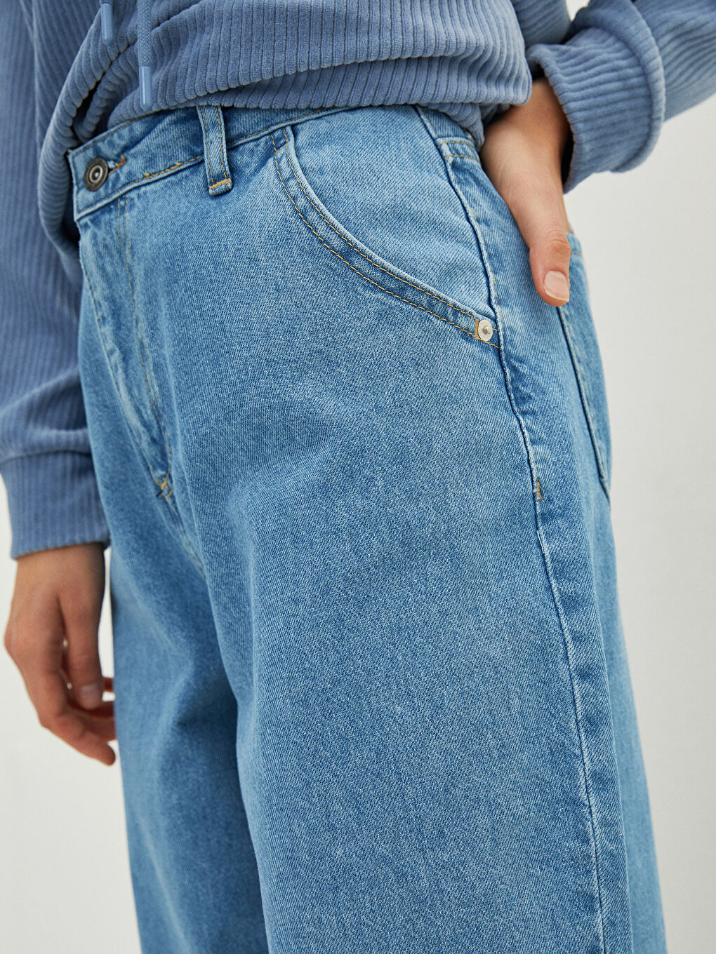 İndigo Yüksek Bel Rahat Kalıp Cep Detaylı Rodeo Kadın Jean Pantolon-4