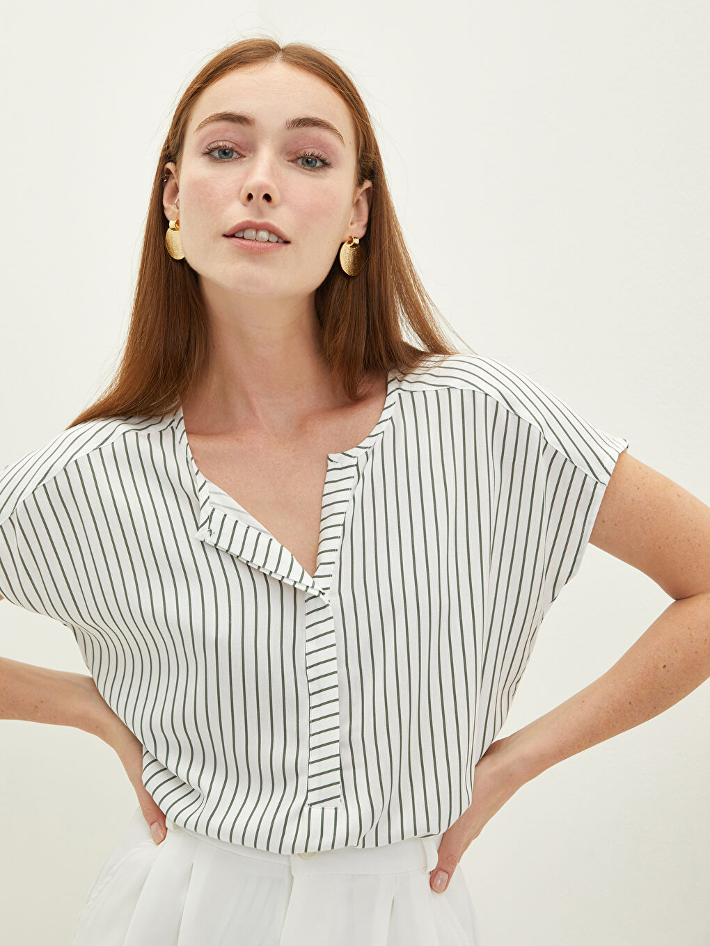 Haki Kaçık Yaka Çizgili Kısa Kollu Viskon Kadın Bluz-2