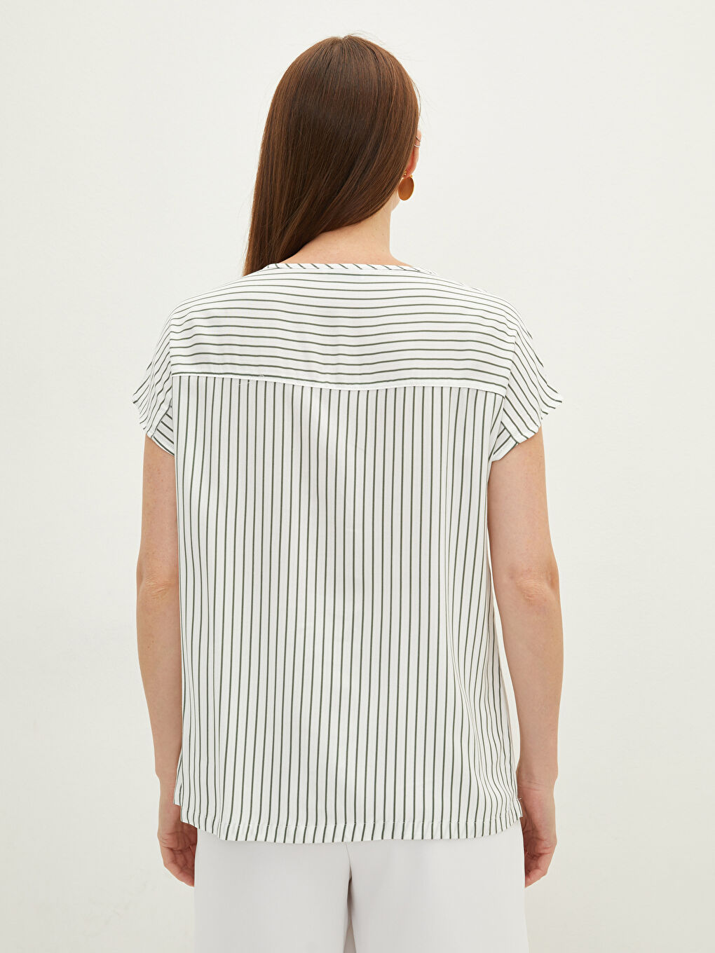 Haki Kaçık Yaka Çizgili Kısa Kollu Viskon Kadın Bluz-4