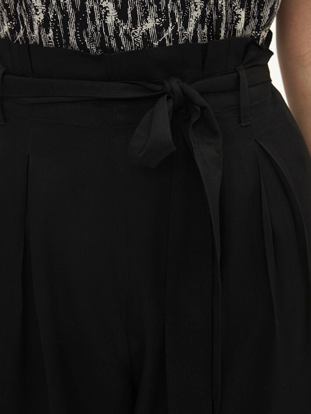 LCWAIKIKI Basic Ženske pantalone sa elastičnim strukom, opuštenog kroja, standardnog kroja -W1IU54Z8-CVL