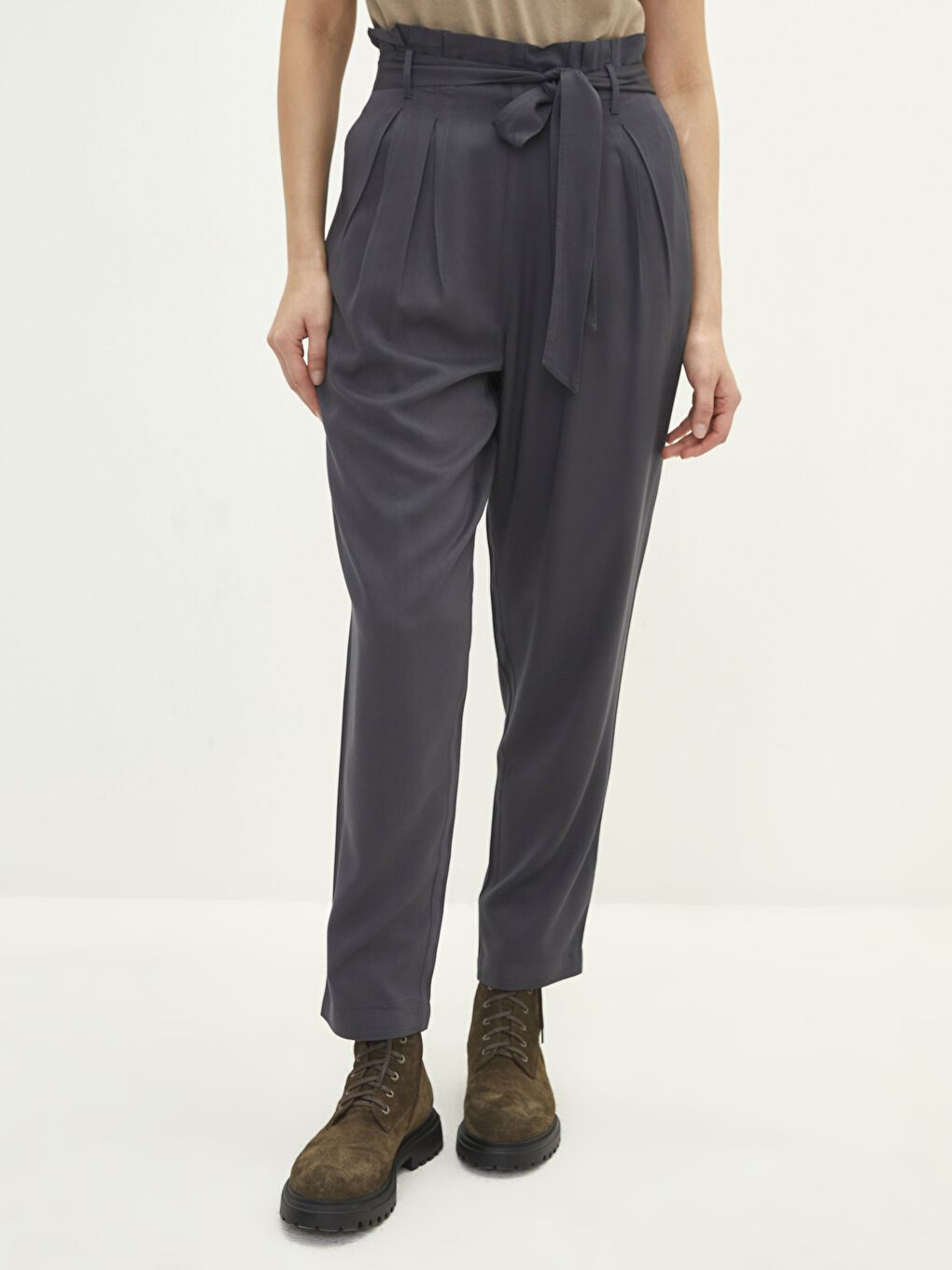 LCWAIKIKI Basic Ženske pantalone sa elastičnim strukom, opuštenog kroja, standardnog kroja -W1IU54Z8-UX9