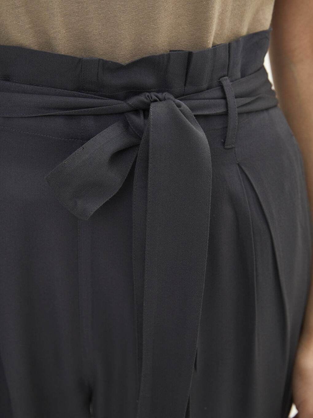 LCWAIKIKI Basic Ženske pantalone sa elastičnim strukom, opuštenog kroja, standardnog kroja -W1IU54Z8-UX9