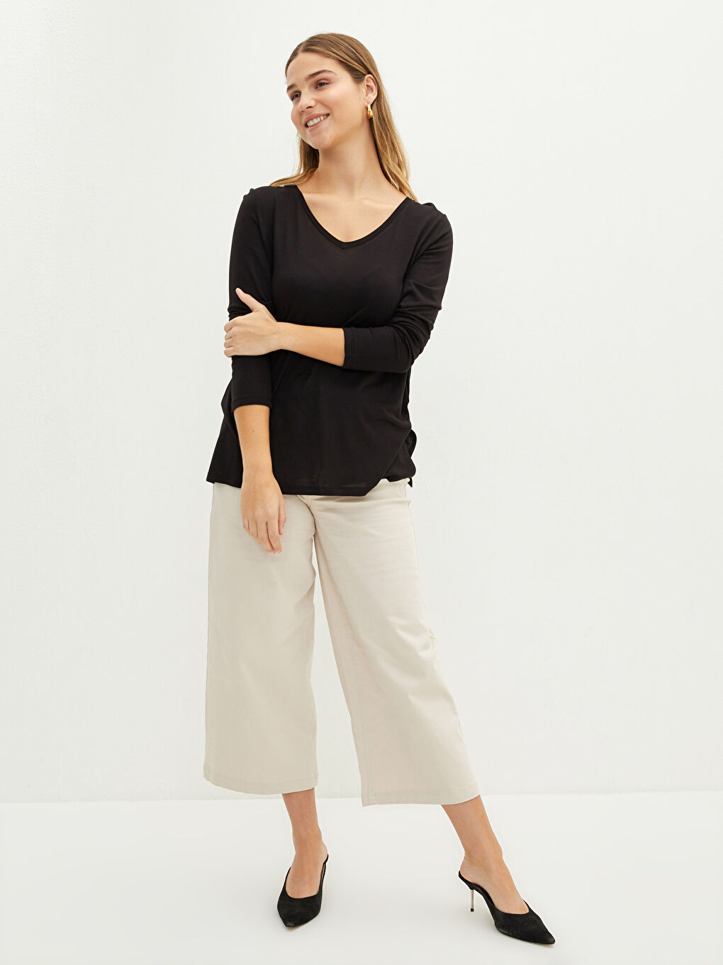 Plus Size V-Neck Straight Long Sleeve Viscose Female T-Shirt-1