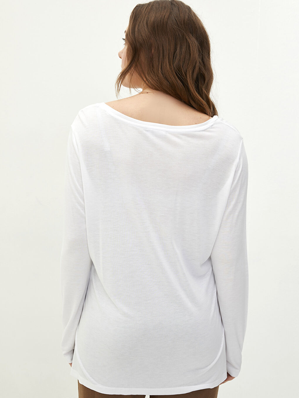 Beyaz Büyük Beden V Yaka Düz Uzun Kollu Viskon Kadın Tişört-4