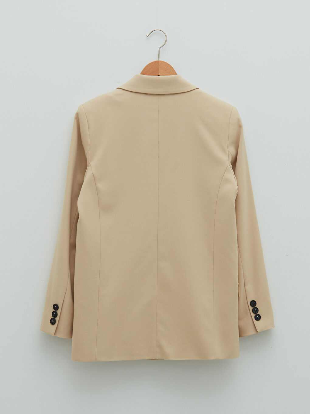 بليزر نسائي بكم قصير وتفاصيل حزام بأزرار-6