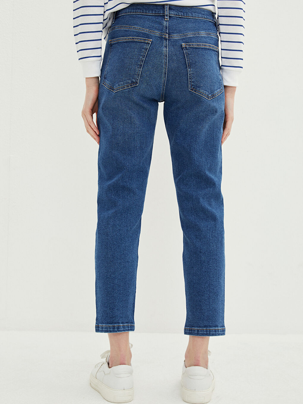 Jean Rodeo Ajustement Standard avec Détails de Poches pour Femmes-4