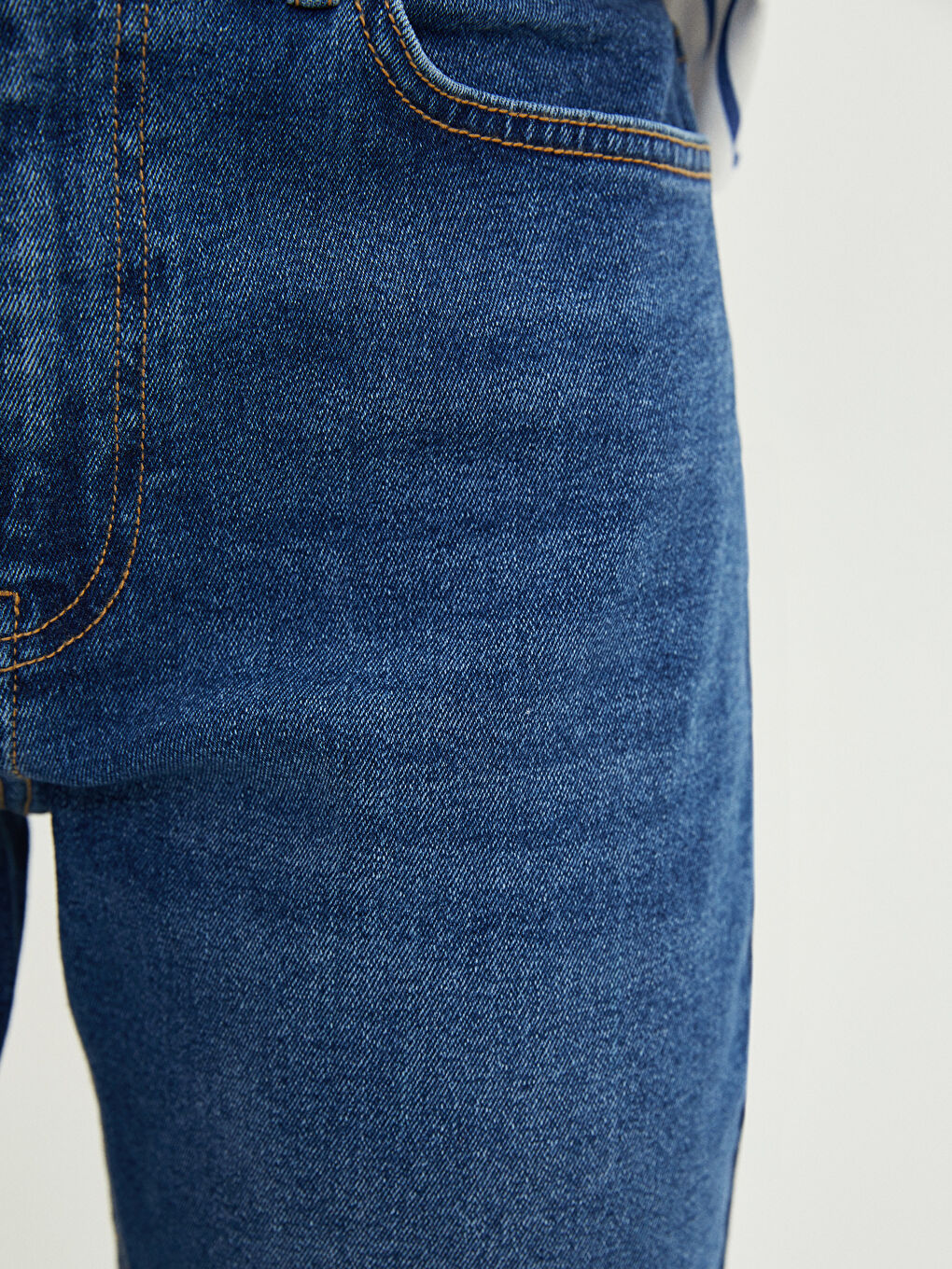 Jean Rodeo Ajustement Standard avec Détails de Poches pour Femmes-5