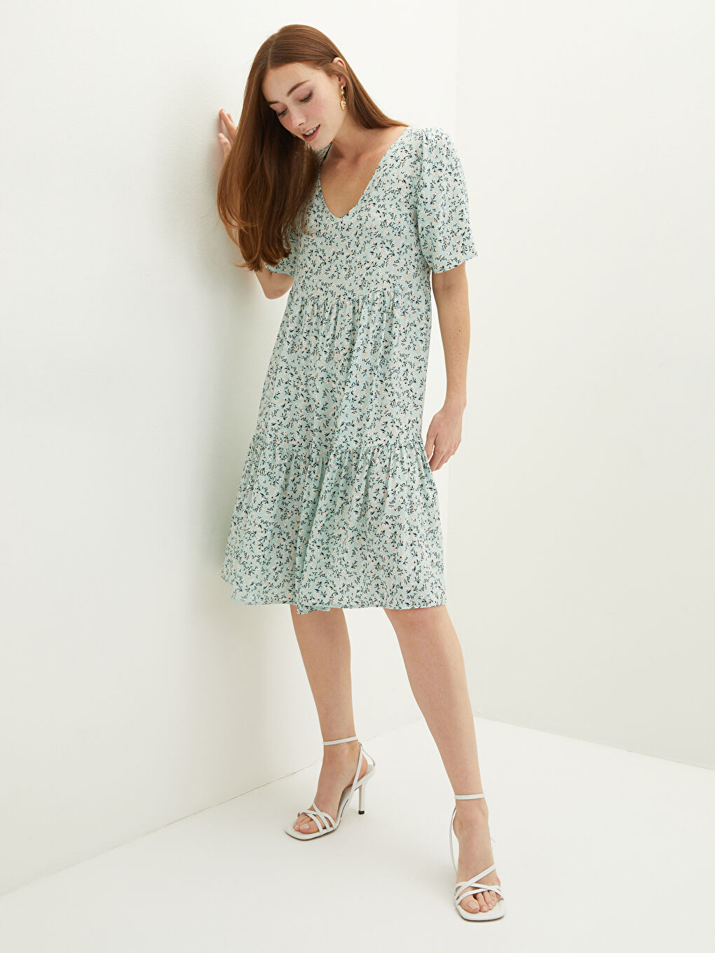 Yeşil V Yaka Çiçekli Kısa Kollu A Kesim Viskon Kadın Elbise-1