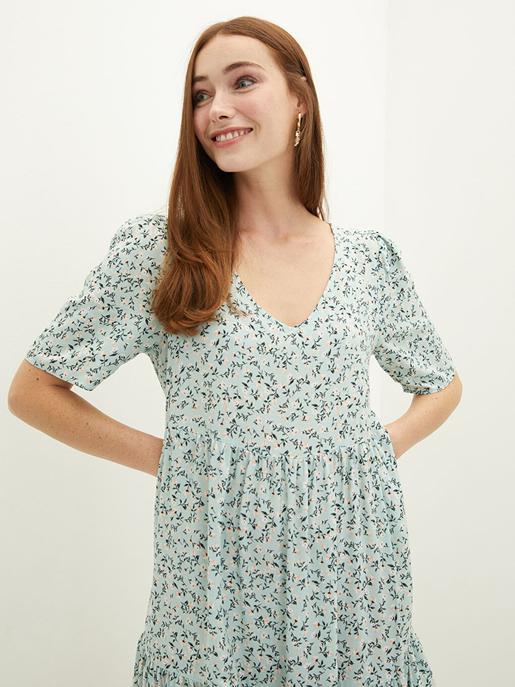 Yeşil V Yaka Çiçekli Kısa Kollu A Kesim Viskon Kadın Elbise-3