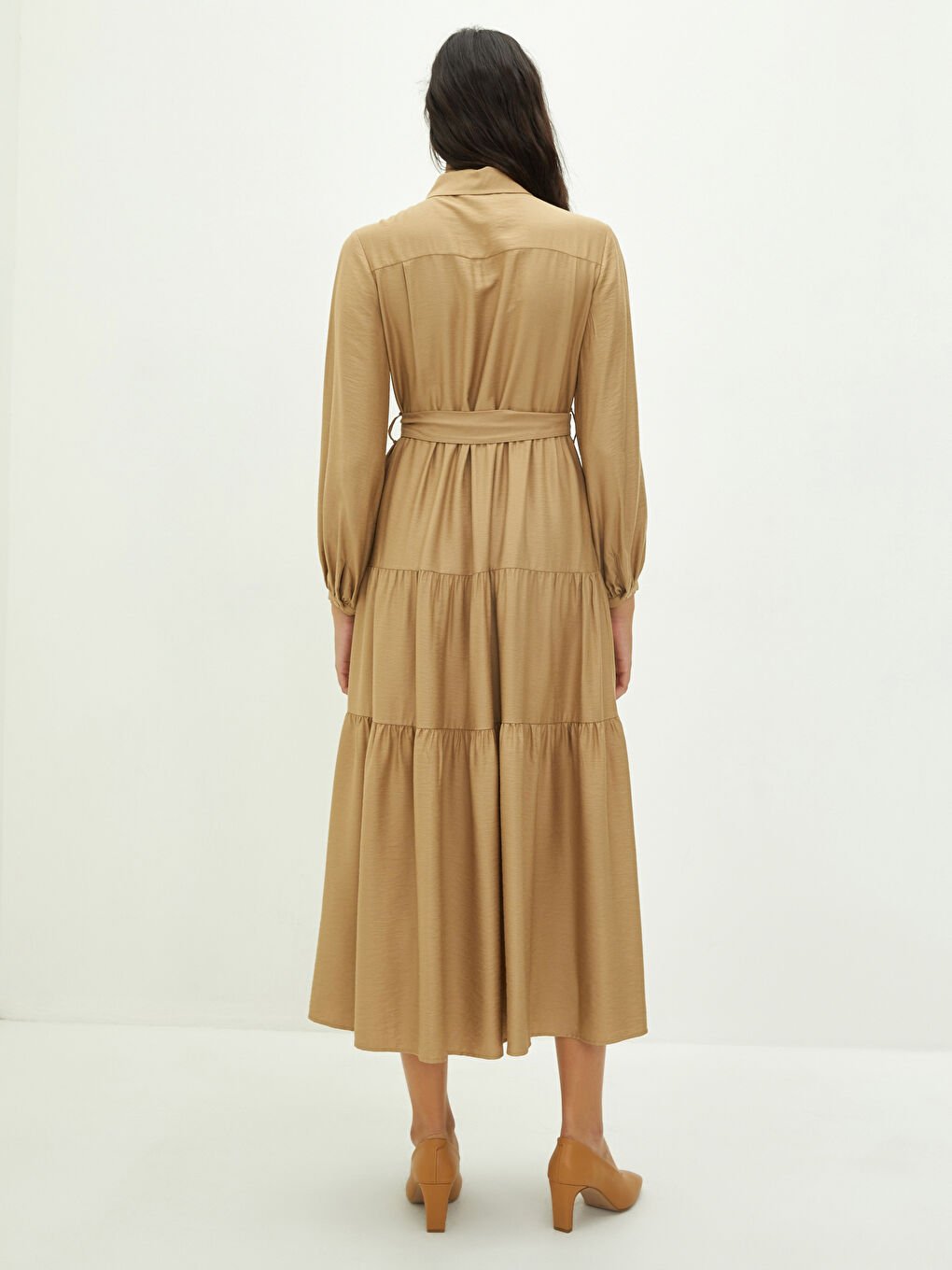 Bej Gömlek Yaka Düz Uzun Kollu Beli Kuşaklı Viskon Kadın Elbise-4