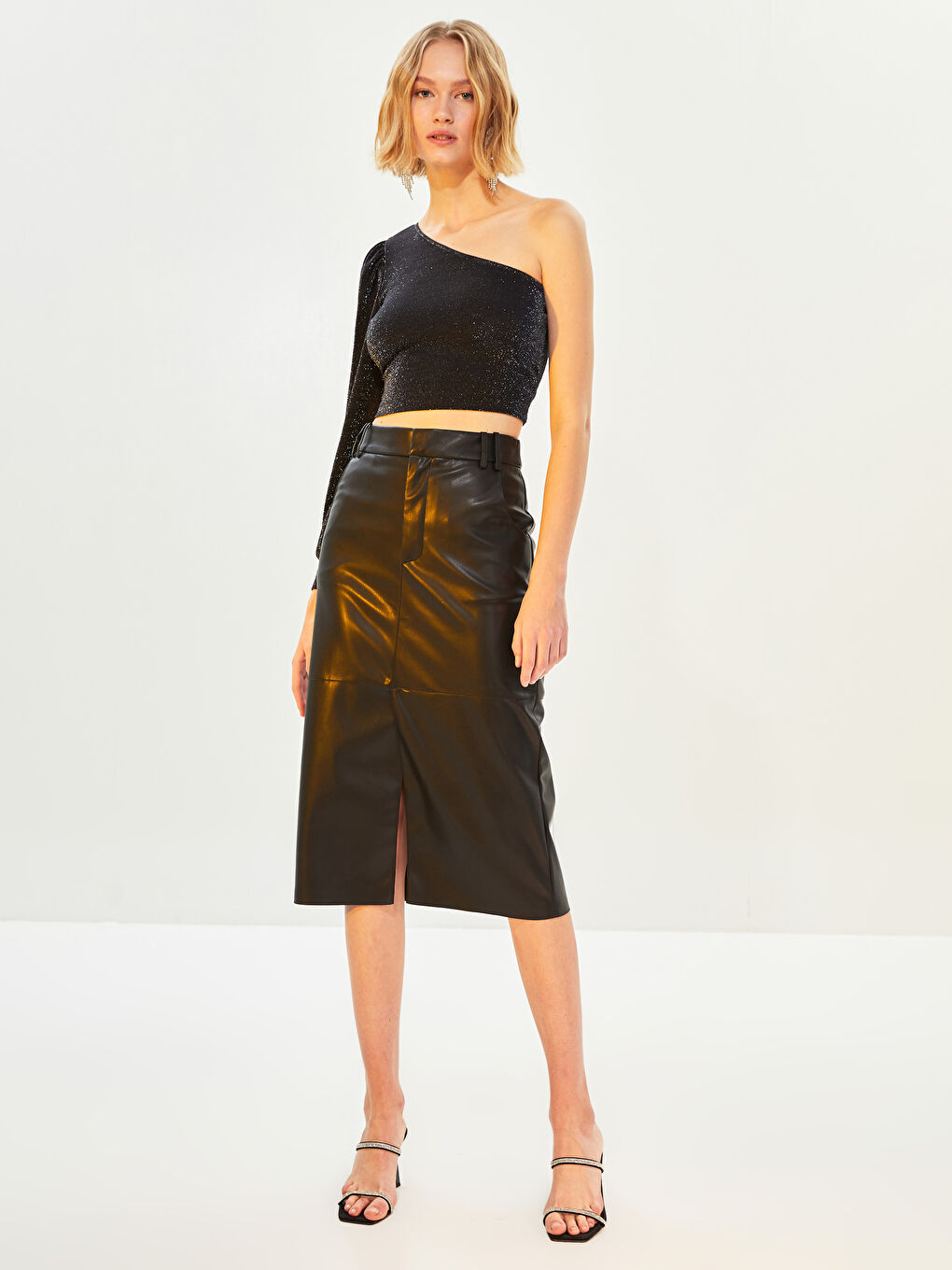 Siyah Dar Fit Düz Deri Görünümlü Kadın Kalem Etek-2