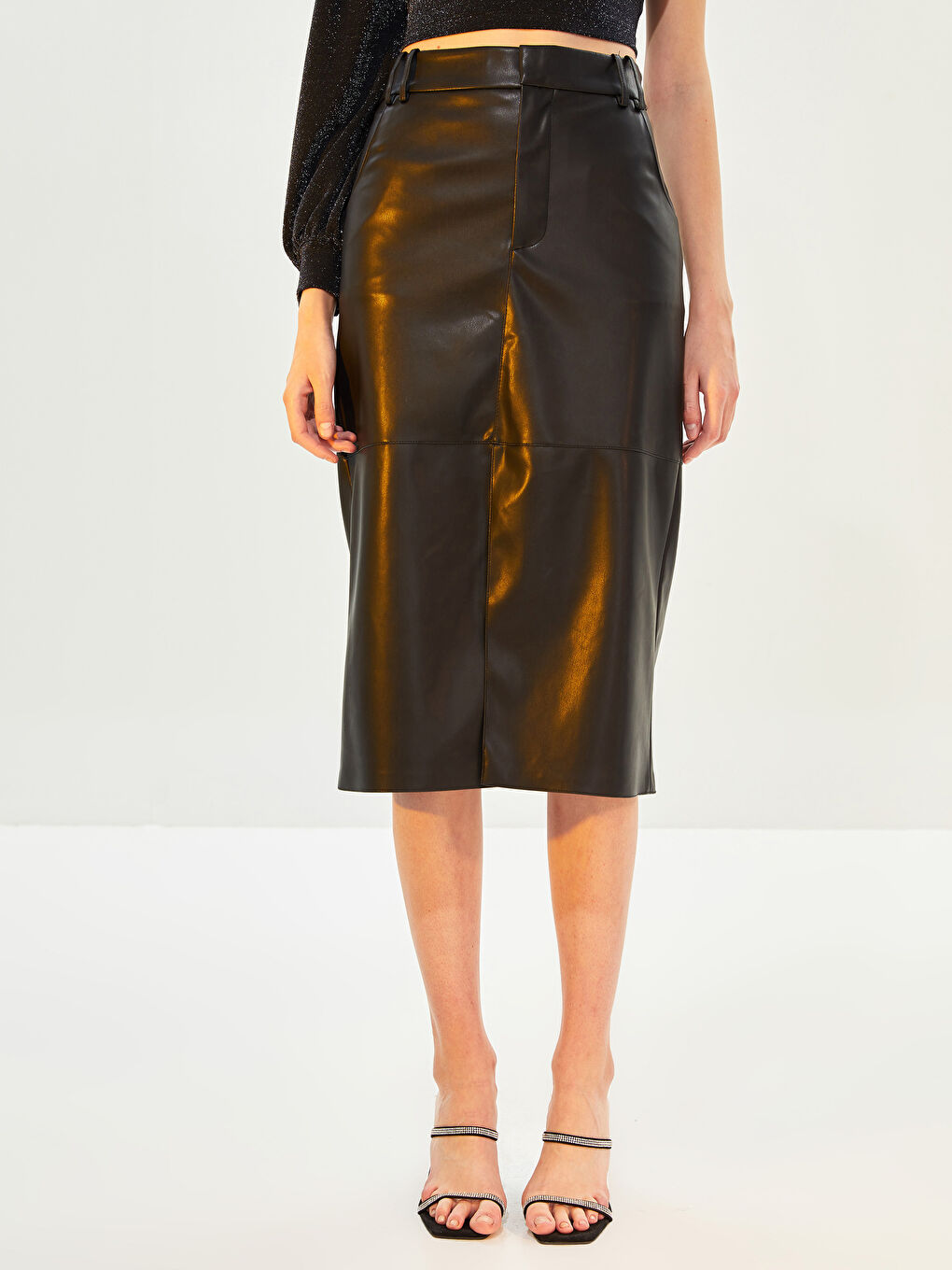 Siyah Dar Fit Düz Deri Görünümlü Kadın Kalem Etek-6