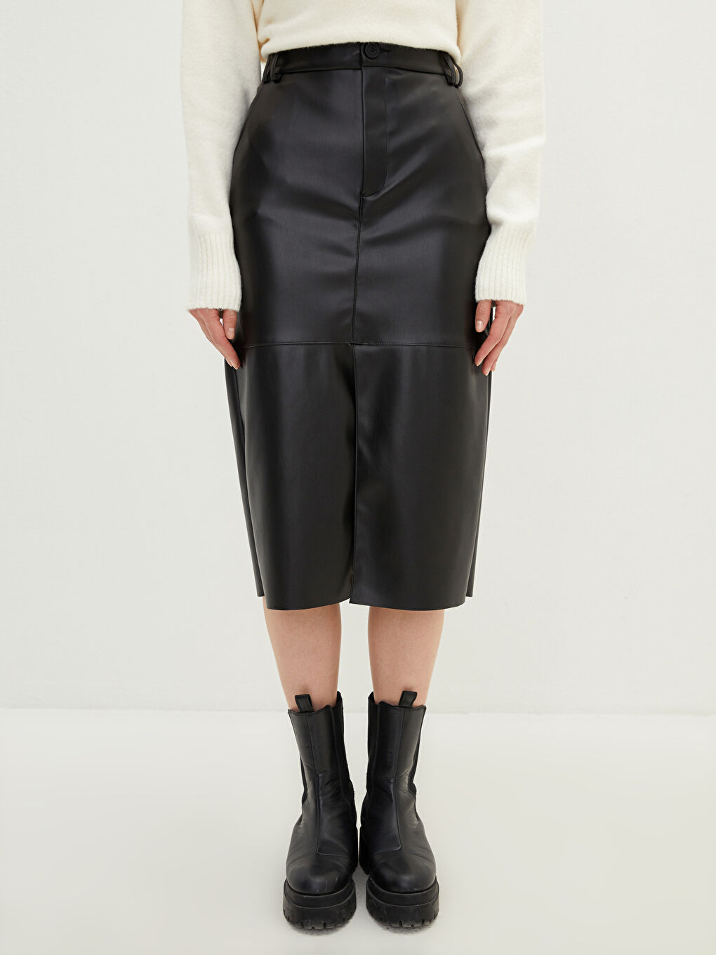 Siyah Dar Fit Düz Deri Görünümlü Kadın Kalem Etek-7