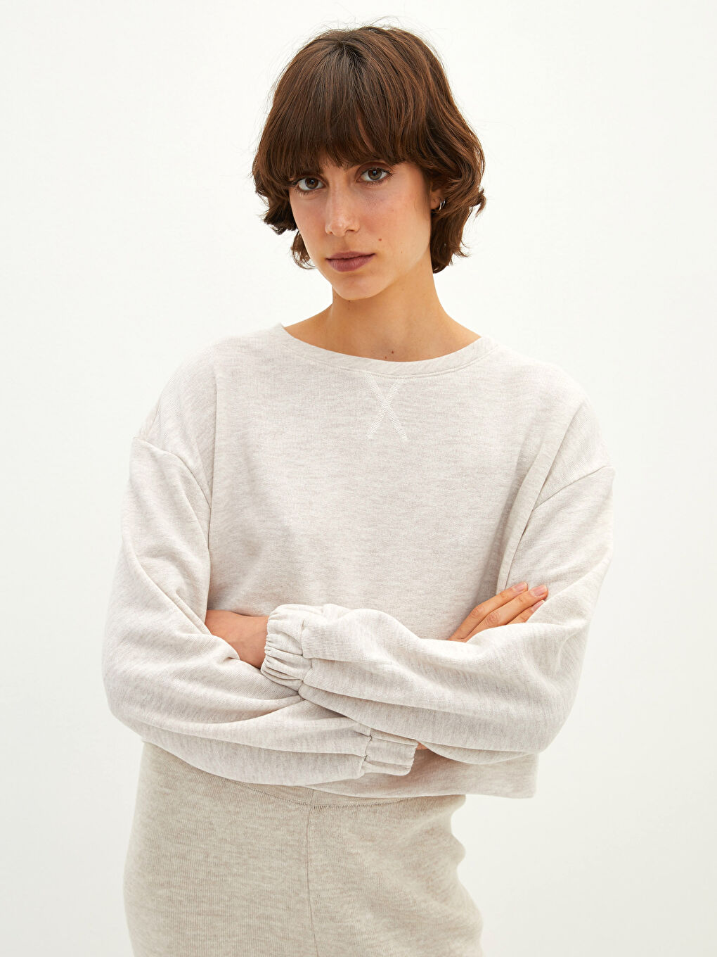 Hanorac simplu cu mânecă lungă și guler rotund pentru femei-1