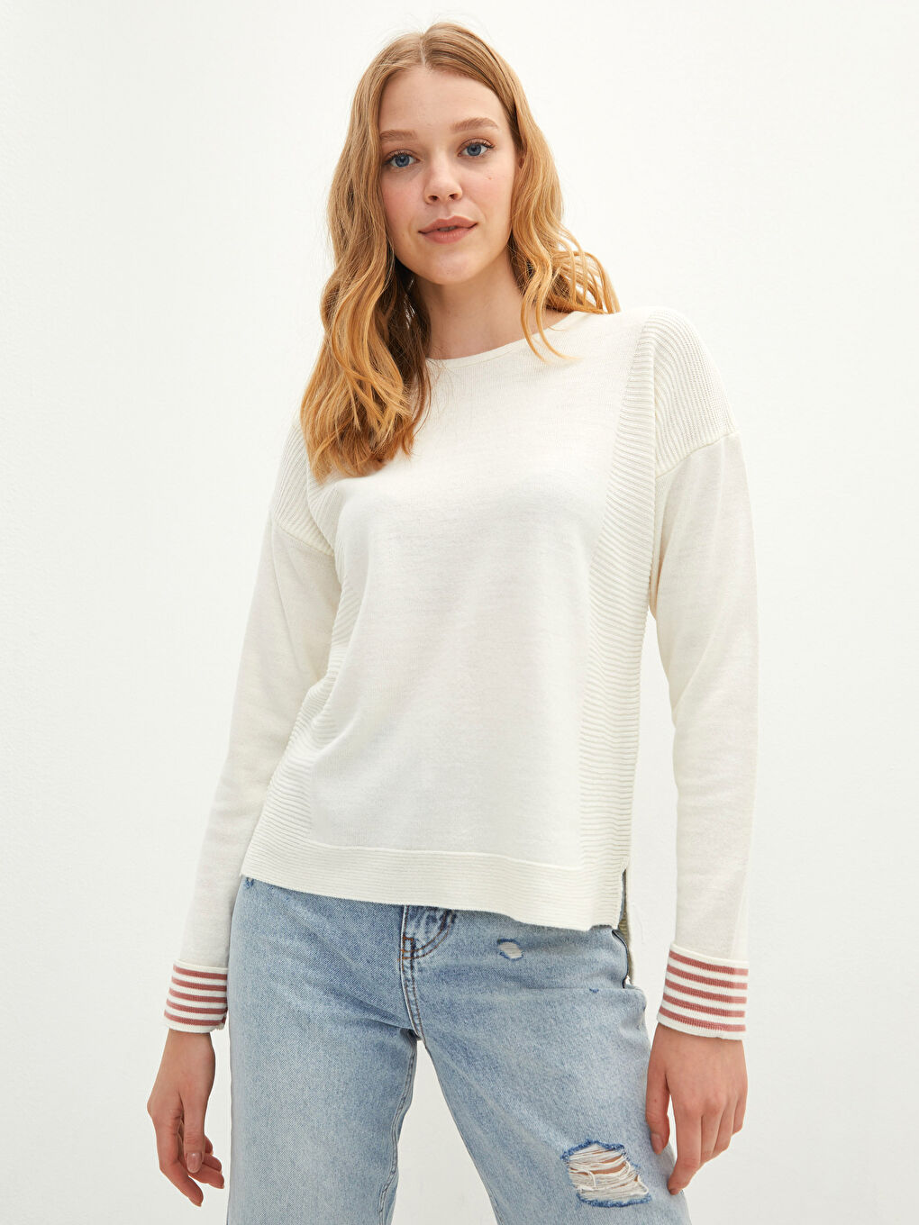 Ekru Bisiklet Yaka Kendinden Desenli Uzun Kollu Kadın Triko Kazak-1