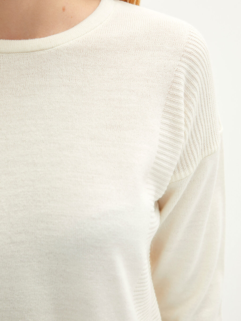 Ekru Bisiklet Yaka Kendinden Desenli Uzun Kollu Kadın Triko Kazak-3