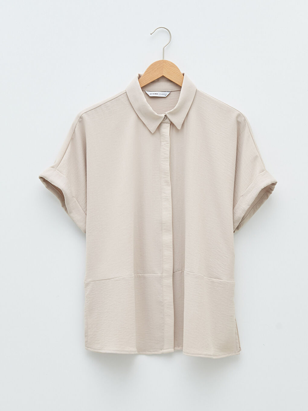 Bej Önden Düğme Kapamalı Düz Kısa Kollu Krep Kumaş Kadın Gömlek-6