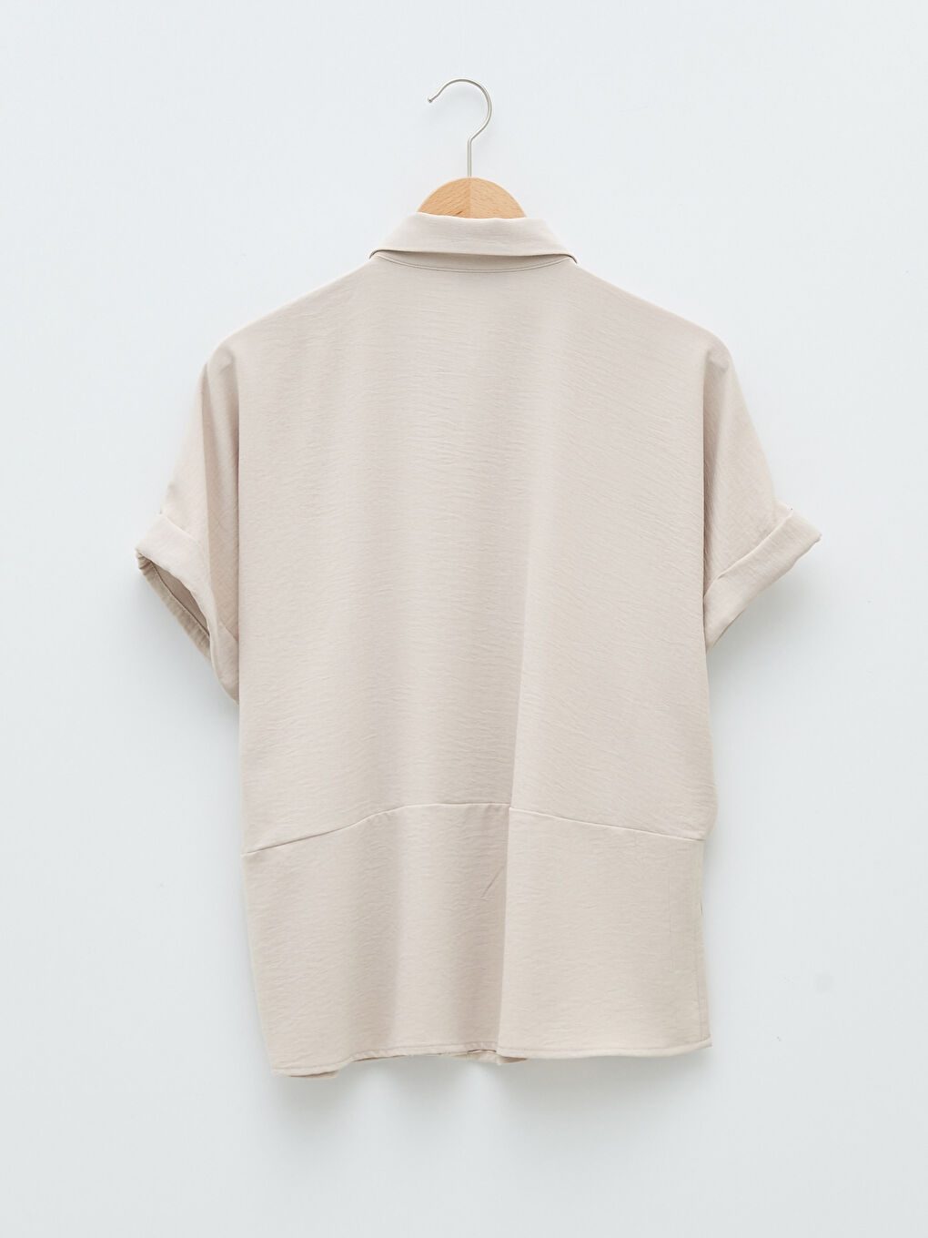 Bej Önden Düğme Kapamalı Düz Kısa Kollu Krep Kumaş Kadın Gömlek-7