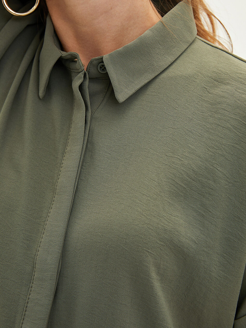 Haki Önden Düğme Kapamalı Düz Kısa Kollu Krep Kumaş Kadın Gömlek-2