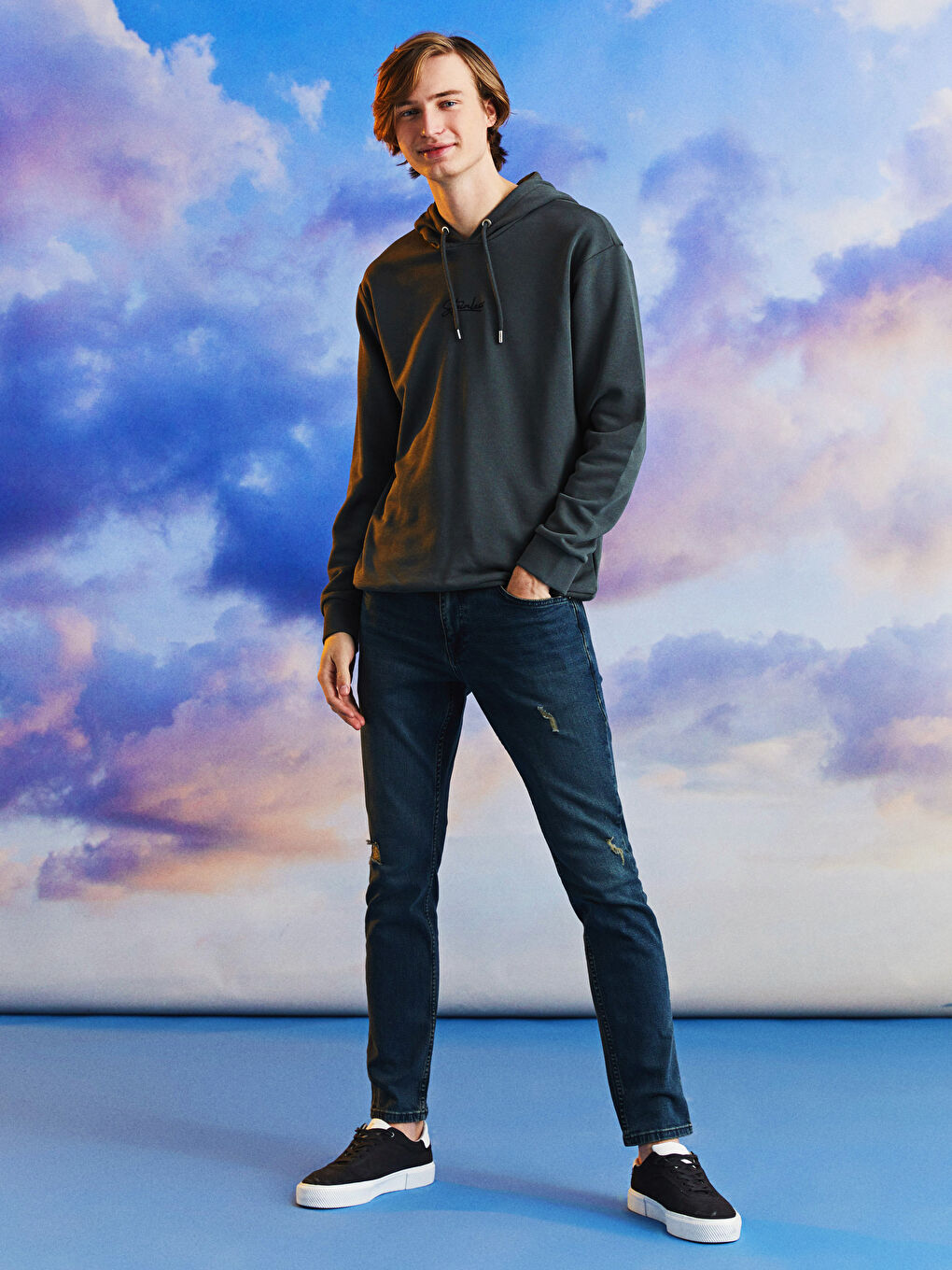 Haki Uzun Kollu Nakışlı Erkek Hoodie-2