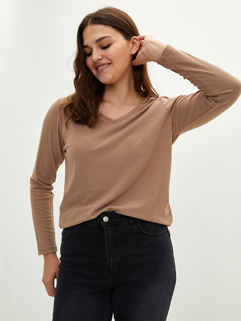 Bej Büyük Beden V Yaka Düz Uzun Kollu Kadın Tişört-1